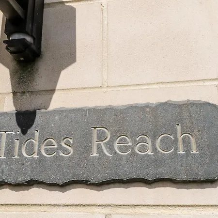 Holiday home Tides Reach